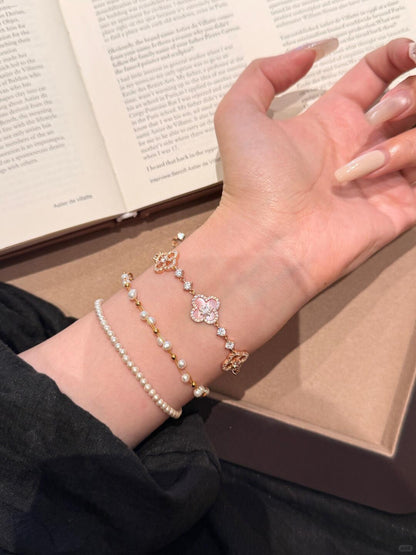 Qimeng Sweet Cherry" Vintage Pink Mother-Of-Pearl Four-Leaf Clover Bracelet with Micro-Zirconia Inlay and Cutout Design