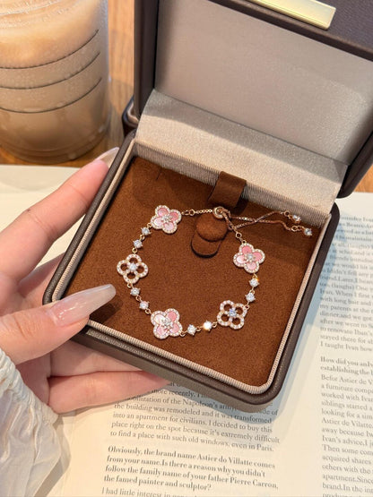 Qimeng Sweet Cherry" Vintage Pink Mother-Of-Pearl Four-Leaf Clover Bracelet with Micro-Zirconia Inlay and Cutout Design